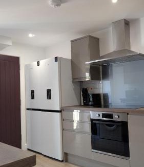 Derby House | 5BR House By WillCo Property Short Lets & Serviced Accommodation Derby With Games, Parking & Wi-Fi