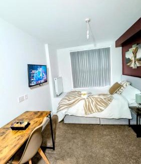 Derby House | 5BR House By WillCo Property Short Lets & Serviced Accommodation Derby With Games, Parking & Wi-Fi