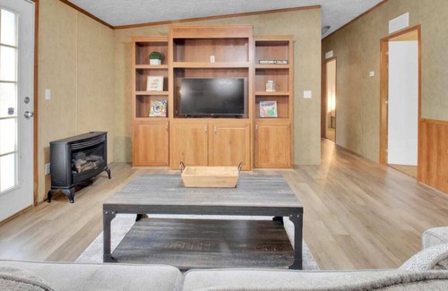 Gatlinburg - Pigeon Forge House | 5BR Lodge in Gatlinburg with Hot Tub