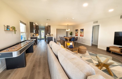 Encanto House | 🌵5BR Midtown Retreat 🌵 Heated Saltwater Pool/Spa ⭐ Firepit ⭐ BBQ ⭐ Office ⭐