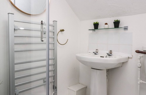 Whitehaven Cottage | 5C QUEEN STREET, pet friendly, country holiday cottage in Whitehaven