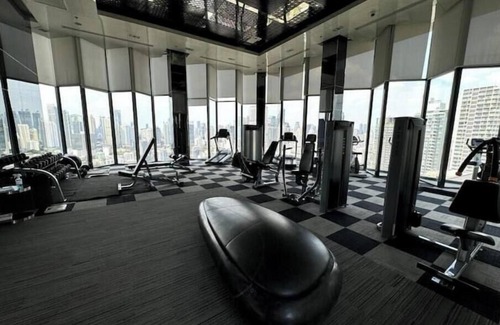 Sukhumvit Apartment | 5min to Metro 7eleven Pool Kitchen Gym -city viewnn