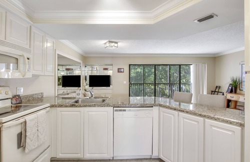Xanadu Condo | 5min Walk to Jupiter Beach From this Cozy Condo