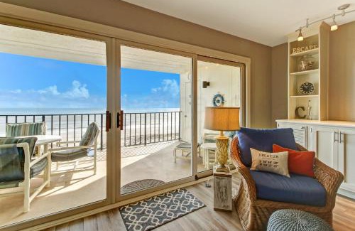 Fernandina Beach House | 5th Floor 3 Bed 2 Bath Oceanfront condo sleeps 6 renovated Oceanfront balcony & pool