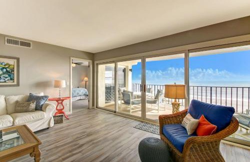 Fernandina Beach House | 5th Floor 3 Bed 2 Bath Oceanfront condo sleeps 6 renovated Oceanfront balcony & pool