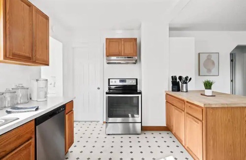 Nampa House | 5th St Modern in prime Nampa location