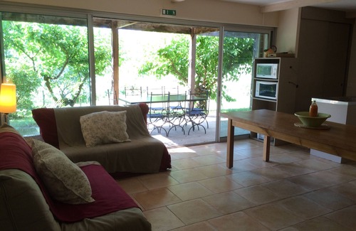 Les Vans House | 6/8 person gîte, all comforts in a family gîte village