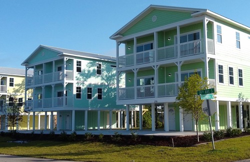 Myrtle Beach House | 6 Bed, 6 Bath Full Buildingn2 Townhome Units