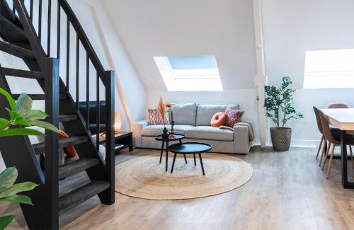 Municipality of Tilburg Apartment | 6-bed Aircon House Diaz 60m2, Many Bedrooms