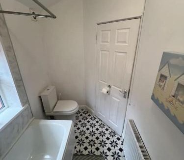 Erdington House | 6 bed house - 12 minutes to City Centre