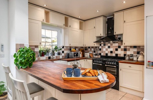 Cambridge Apartment | 6 Bed Period House in Historic Heart of Cambridge