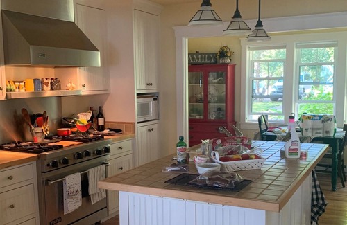 Pelican Rapids Cottage | 6 Bedroom 2 Story Cottage on Big Pelican Lake.