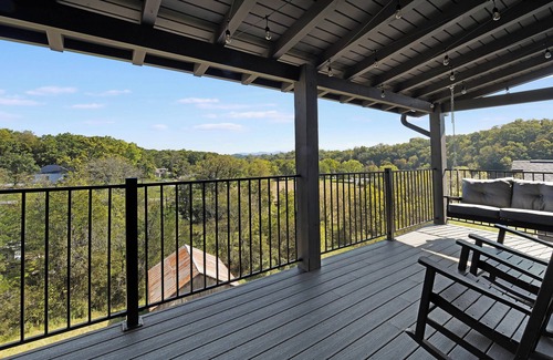 Sevierville Ski Chalet | 6-bedroom 22 Guest - Indoor Pool - Theater - Smith Creek Reserve Resort