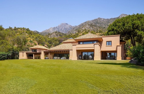 Marbella Villa | 6 bedroom accommodation in Marbella