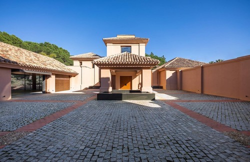 Marbella Villa | 6 bedroom accommodation in Marbella