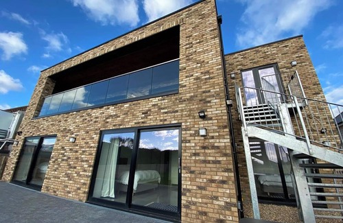 Middleton-on-Sea Cottage | 6 bedroom accommodation in Elmer