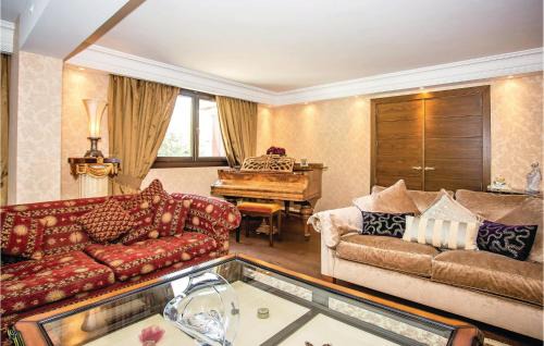 Elviria House | 6 Bedroom Beautiful Home In Elviria