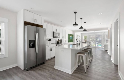 North Charleston Apartment | 6 Bedroom Compound with Pool!