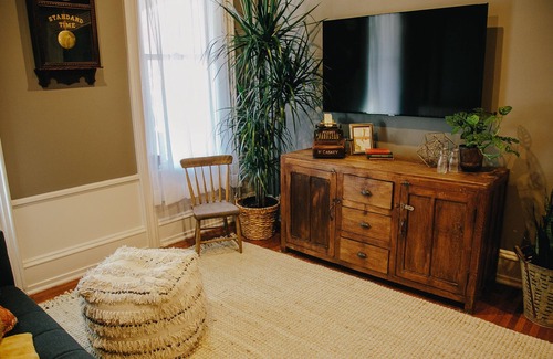 Lancaster House | 6 Bedroom Downtown Home/Remodeled + Close to all
