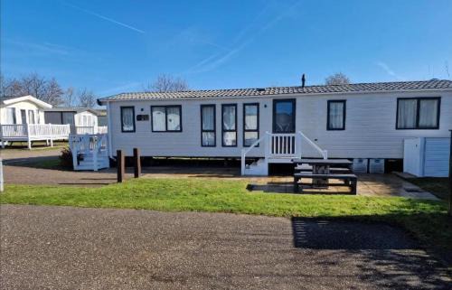Caister-on-Sea Other | 6 Berth Caravan With Decking At Caister Haven Holiday Park Ref 30032P