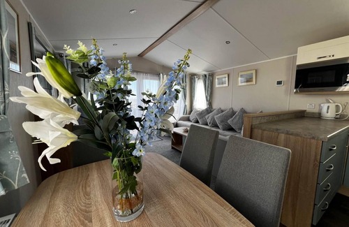 Corton House | 6 berth caravan with stunning sea views and decking to relax on, ref 32048AZ