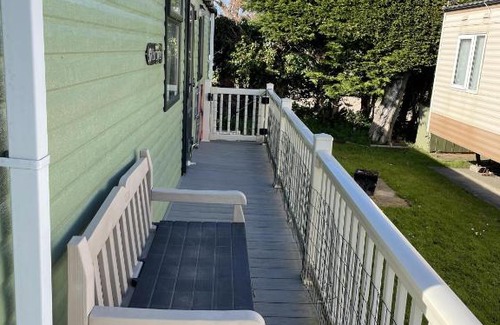 Burnham-on-Sea House | 6 berth pet friendly caravan on Sandy Glade (John Fowlers) Brean