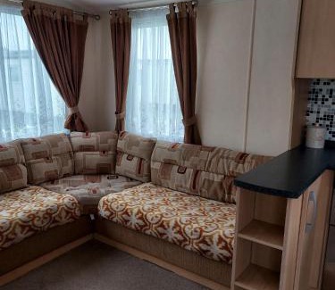 Burnham-on-Sea House | 6 berth pet friendly caravan on Sandy Glade (John Fowlers) Brean