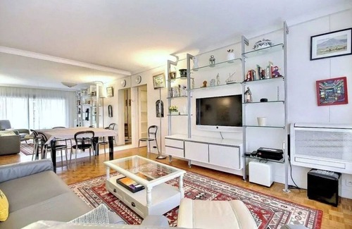 Palm Jumeirah Villa | 6 br villa on frond b- dubai