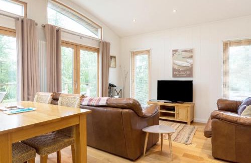 Dobwalls House | 6 Lake View