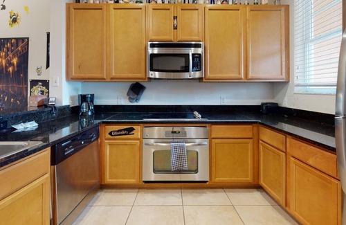 Kissimmee House | 6 Min Disney, 1 Min to Fun Spot, Hot tub, Heated Pool, Big T.Vs, WaterSlides!