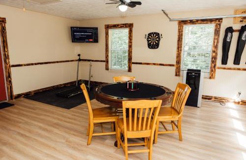 Dahlonega House | 6 min from Downtown Dahlonega, Wine Country, Game Room
