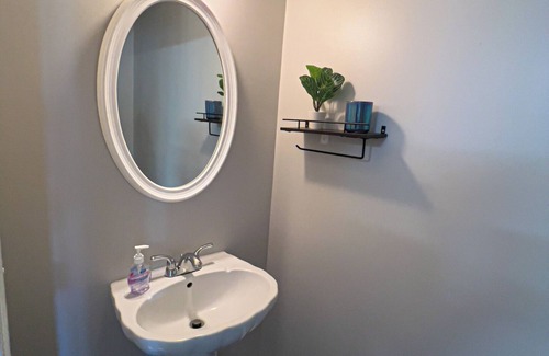 Church Street House | 6 minutes drive from Airport & 15 minutes from downtown Atlanta