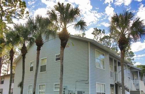 Kings Lake Apartment | 6 minutes from the beach 3 bedroom 2 bath walking distance to Publix&restaurants