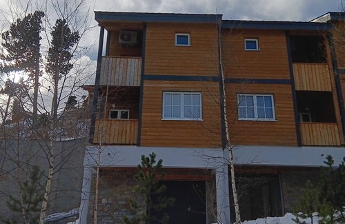 Les Angles Ski Chalet | 6-person chalet 200 meters from the slopes and view of Lake Matemale