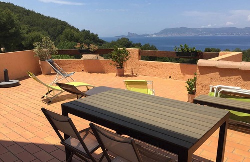 La Madrague Apartment | 6-person duplex apartment, 55 m2 terrace, exceptional sea view.