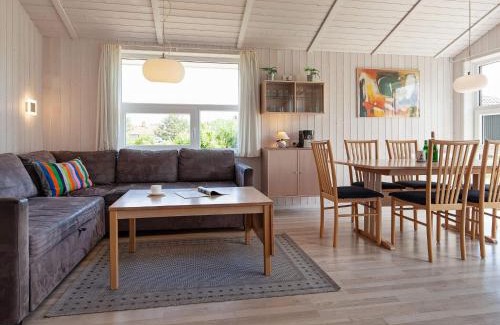 Lensterstrand House | 6 person holiday home in GROEMITZ