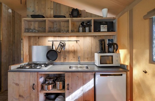 Eerbeek RV Rental | 6-person safari tent in the holiday park Landal Coldenhove