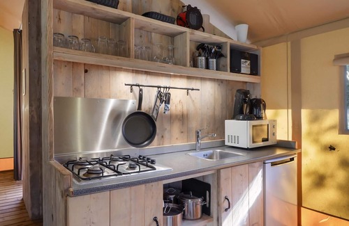 Eerbeek RV Rental | 6-person safari tent in the holiday park Landal Coldenhove