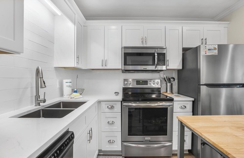 Fort Morgan Condo | 6 Pools/2 Hot Tubs/Ocean Front! 2 Min walk to beach from door! Coffee/Ice Cream