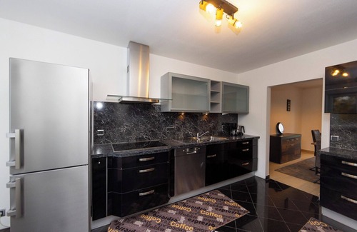 Fulda House | 6 rooms up to 15 persons Holiday home in Fulda's top location 1.5 km from the center.