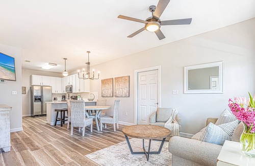 Miramar Beach House | 6-Seat Golf Cart Included ~ Community Pool ~ 1.5 Blocks to the Beach