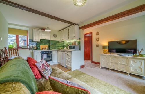 Bampton Cottage | 6 The Mews - Cosy Cottage for two + dogs