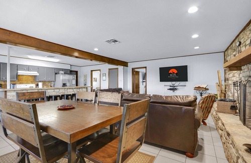 Wimberley House | 60-Acre Retreat w/Hot Tub, Firepit & Pet-Friendly!