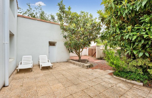 La Faute-sur-Mer Ski Chalet | 600m from the beach, house for 8 with a pool