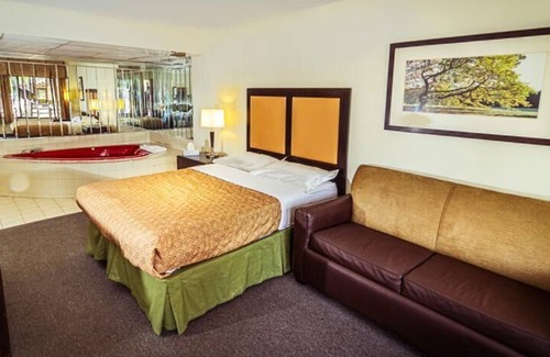 Niagara Falls Hotel | 6032 Persepolis Inn