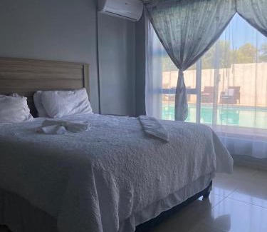 Dwarsloop House | 606 Guesthouse