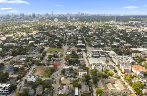 Montrose Apartment | 607 Fargo Street, Houston
