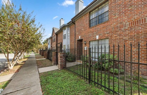 Montrose Apartment | 607 Fargo Street, Houston