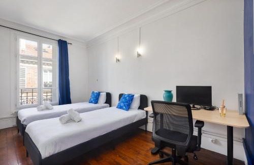 Clichy Apartment | 63 m2 Apartment Parisian charm ideal for work and relaxation