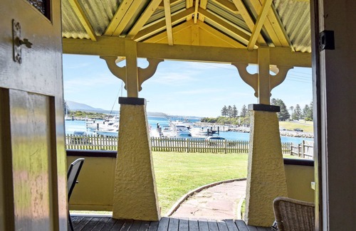 Bermagui House | 64 Lamont St - Pet Friendly